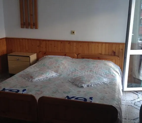 Central Guesthouse Vendégház 3*