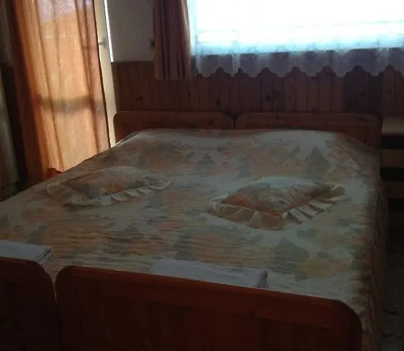 Къща за гости Central Guesthouse 3*